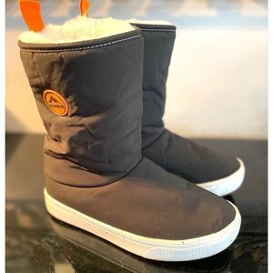 Nortiv 8 Women's Insulated Lightweight Winter Boots in A Size 9